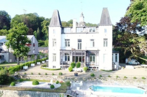 Chateau en bord d'Ourthe